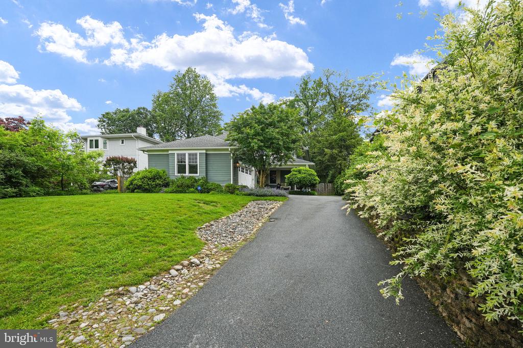 5105 Wehawken Rd