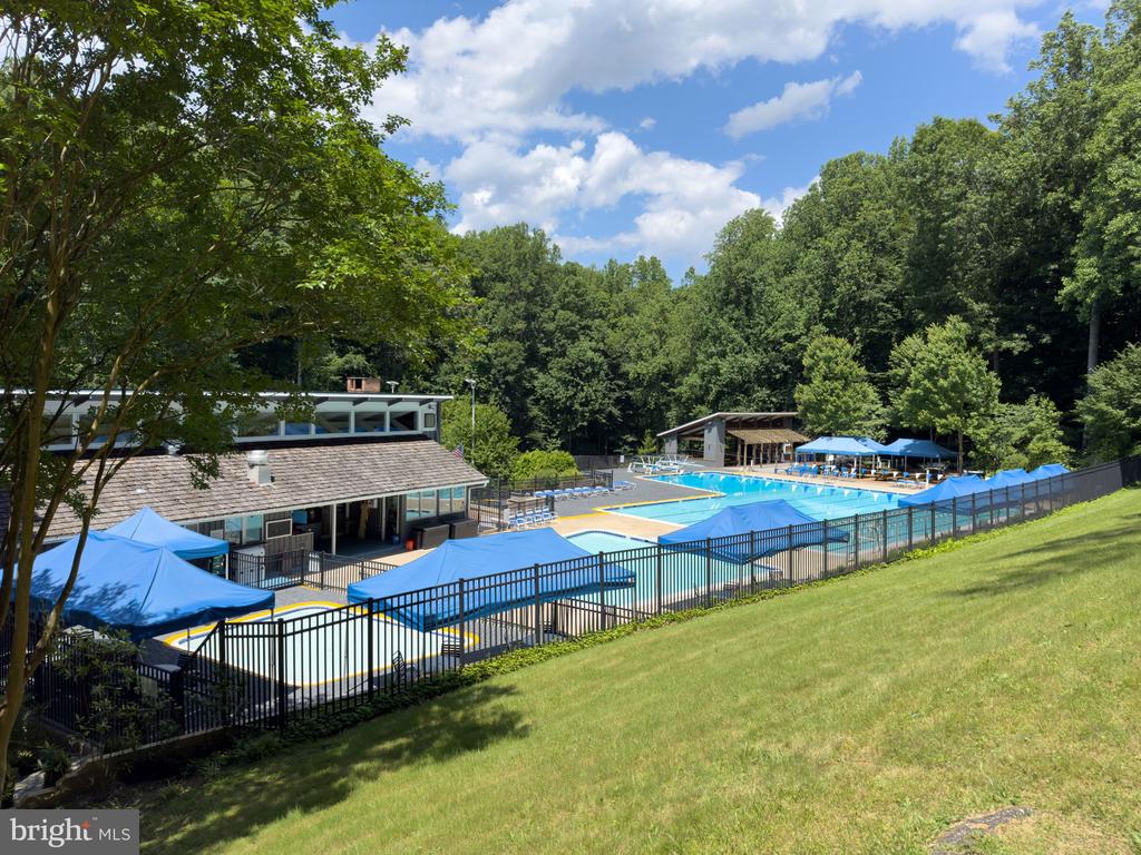 2 Persimmon Ct