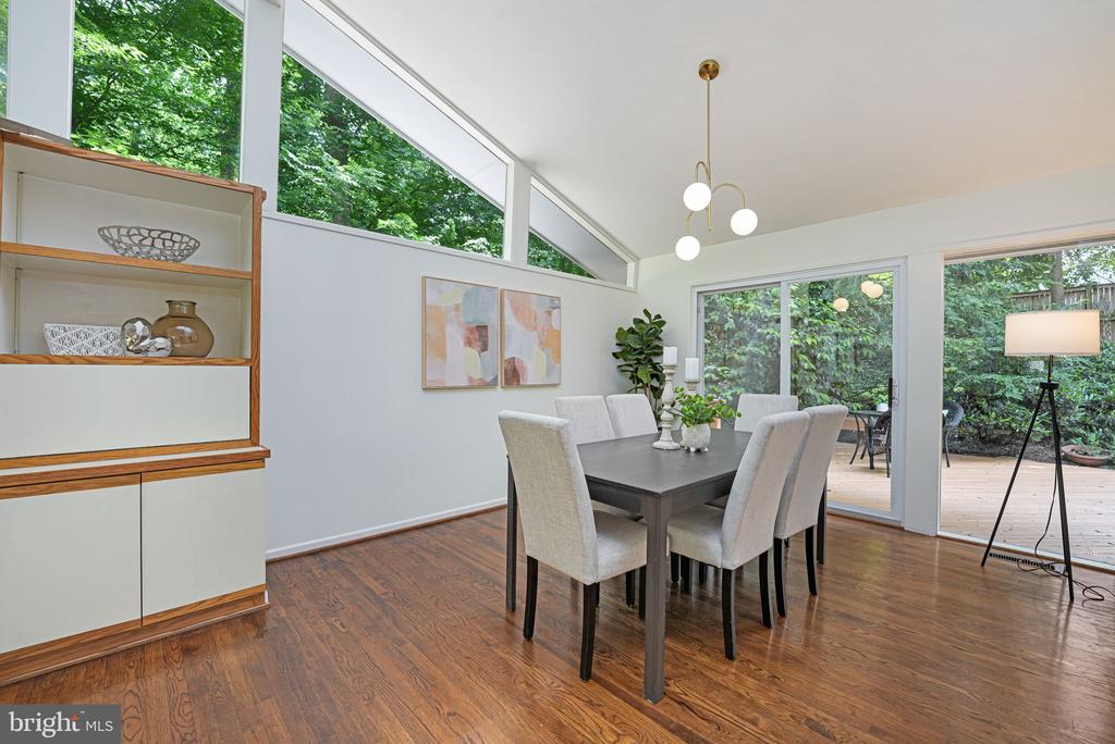 2 Persimmon Ct