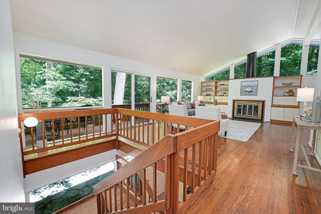 2 Persimmon Ct