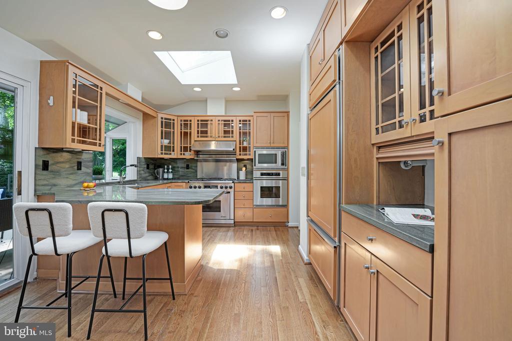 2 Persimmon Ct