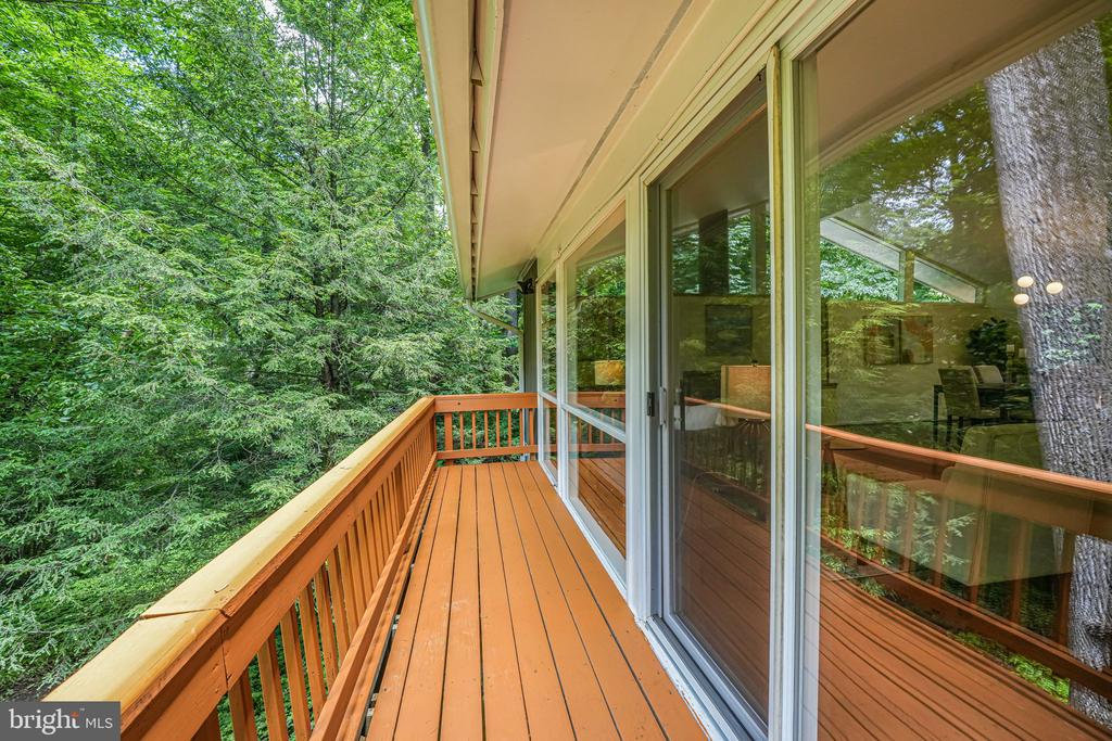 2 Persimmon Ct
