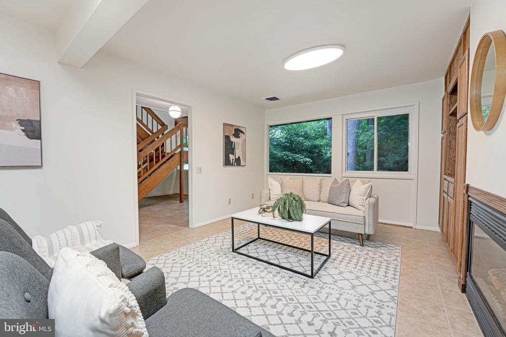 2 Persimmon Ct