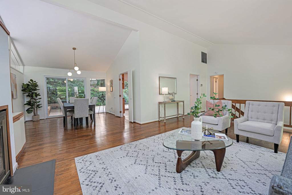 2 Persimmon Ct