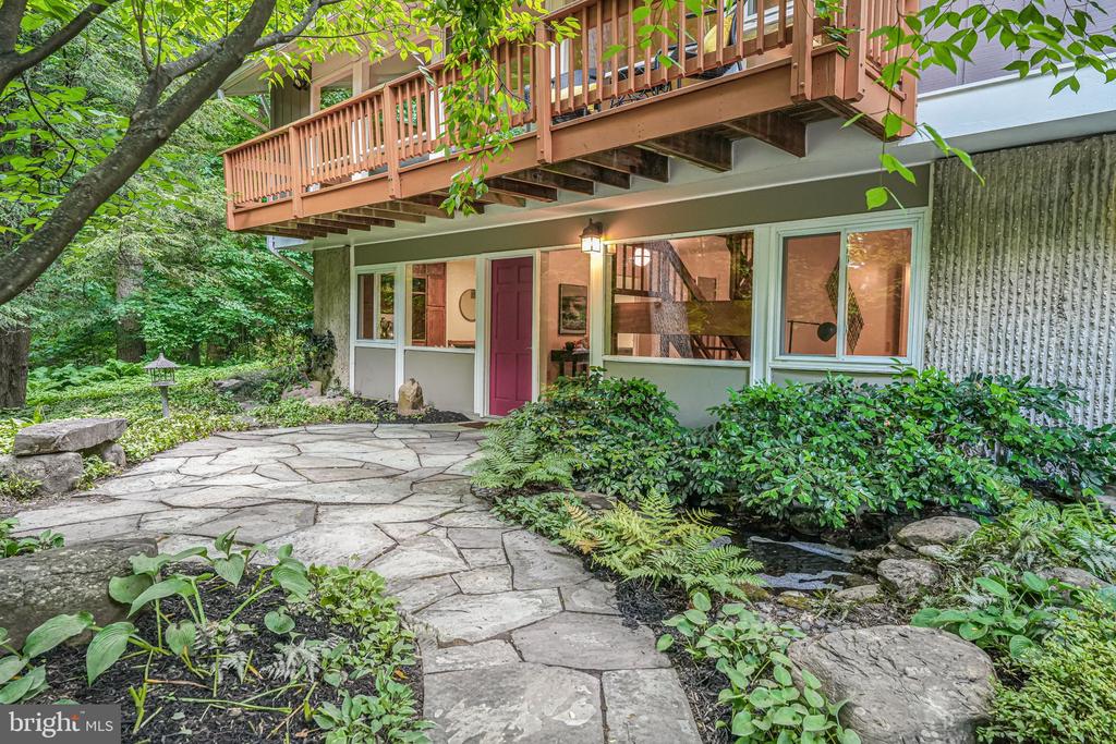 2 Persimmon Ct