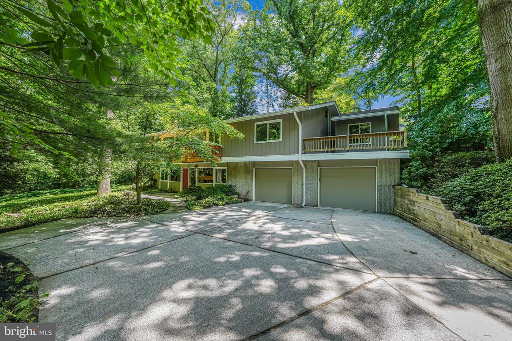2 Persimmon Ct