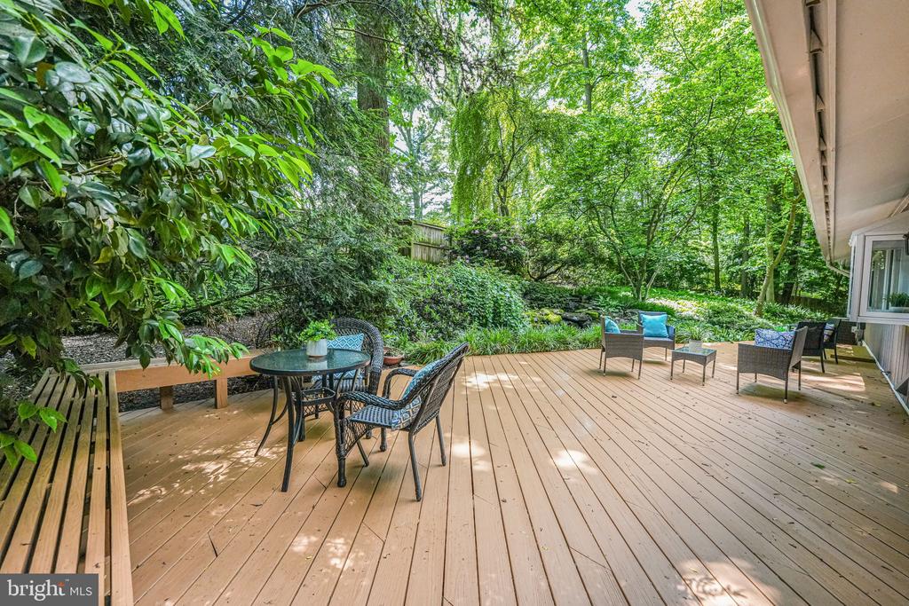 2 Persimmon Ct