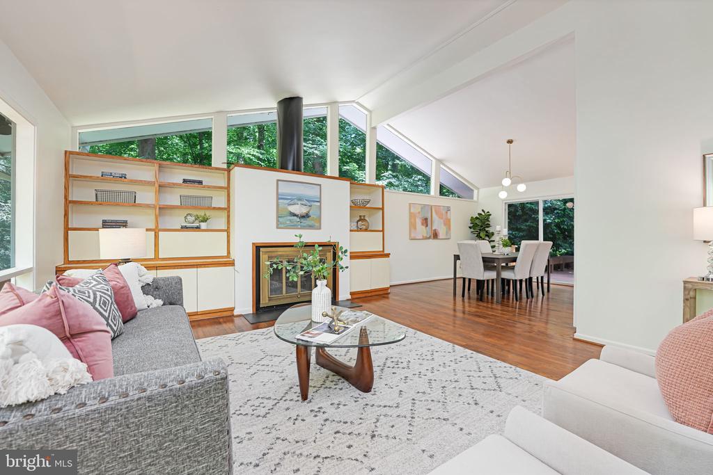 2 Persimmon Ct