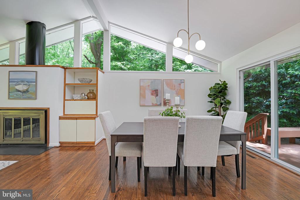 2 Persimmon Ct