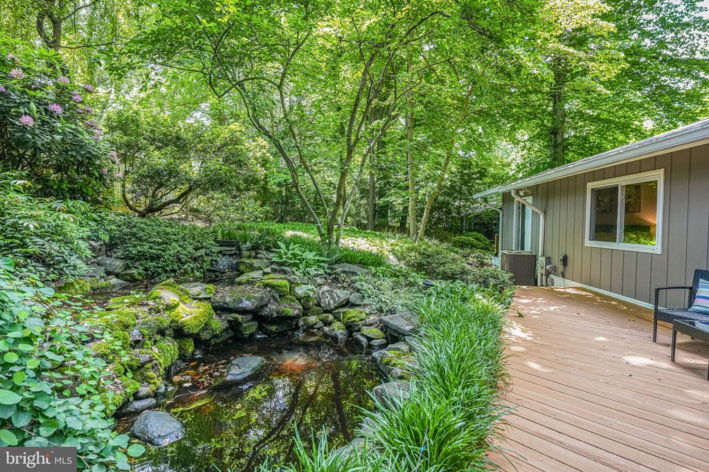 2 Persimmon Ct