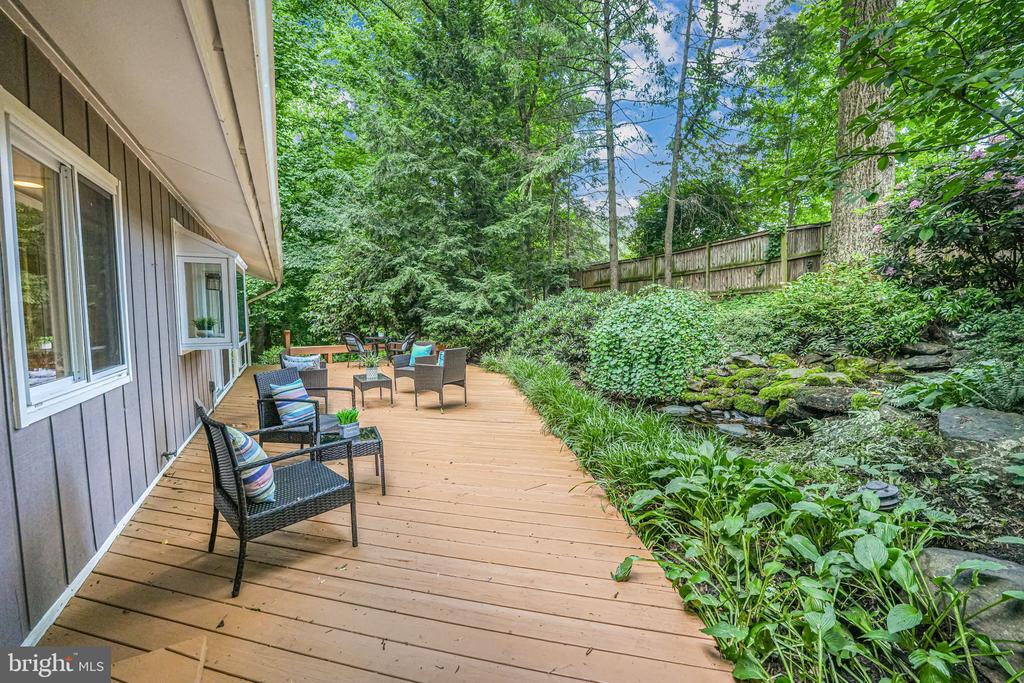2 Persimmon Ct