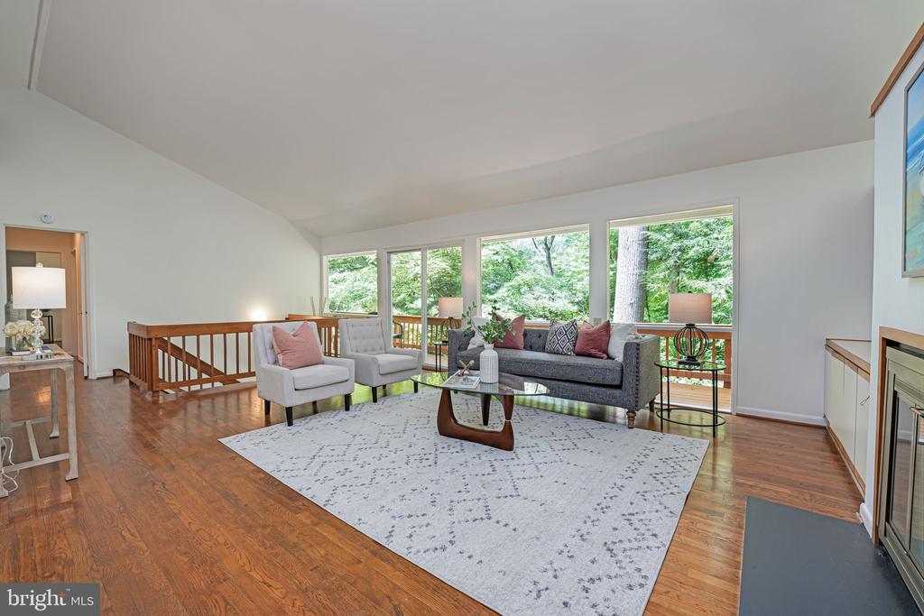2 Persimmon Ct