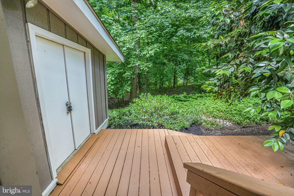 2 Persimmon Ct