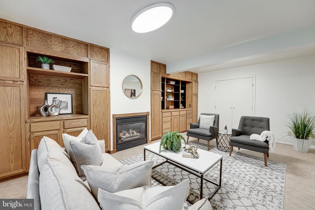 2 Persimmon Ct