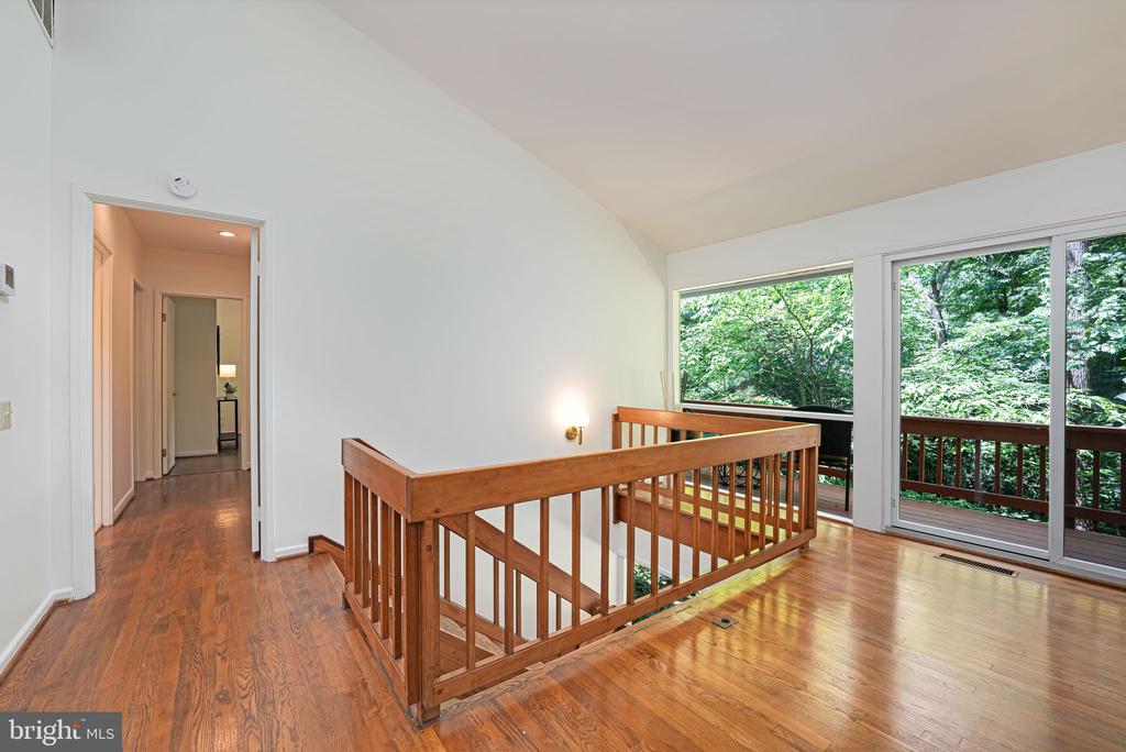 2 Persimmon Ct