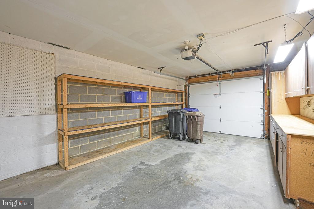 2 Persimmon Ct