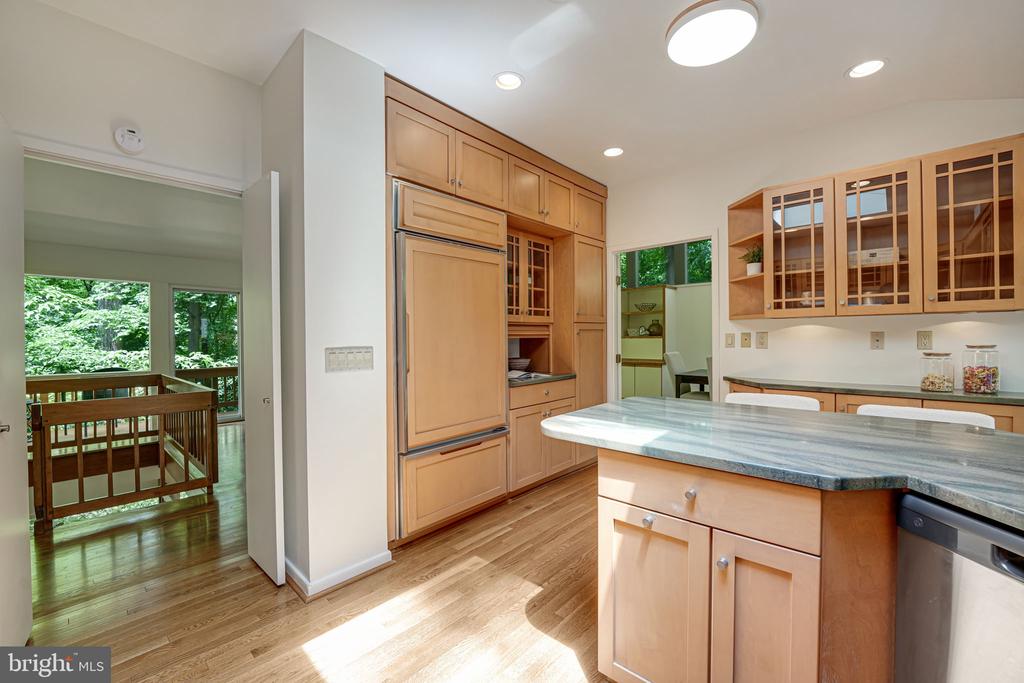 2 Persimmon Ct