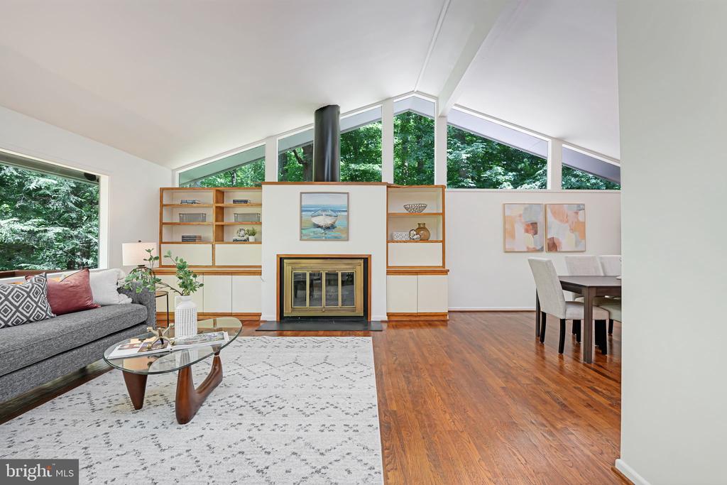 2 Persimmon Ct