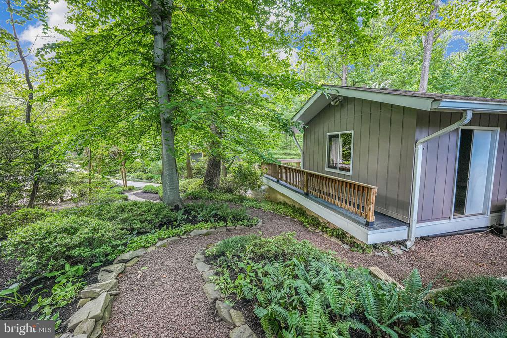 2 Persimmon Ct
