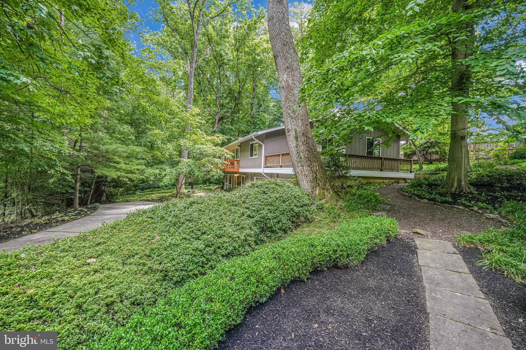 2 Persimmon Ct