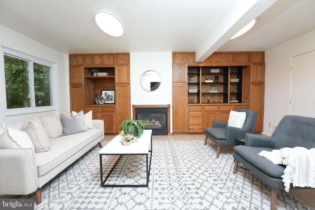 2 Persimmon Ct