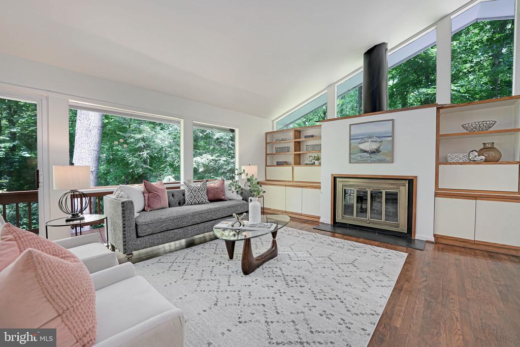 2 Persimmon Ct
