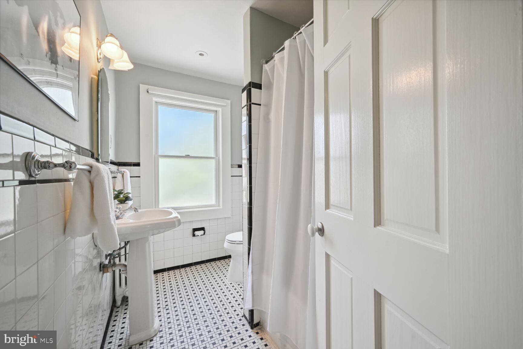 737 Thayer Ave