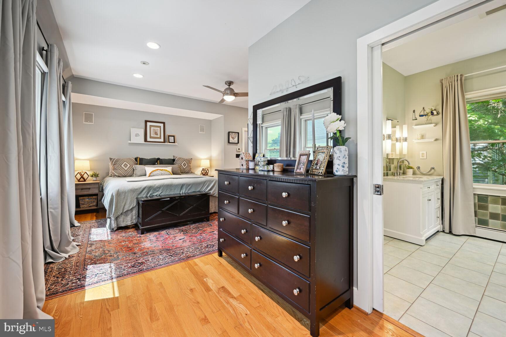 737 Thayer Ave