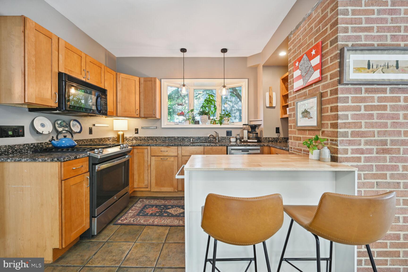 737 Thayer Ave