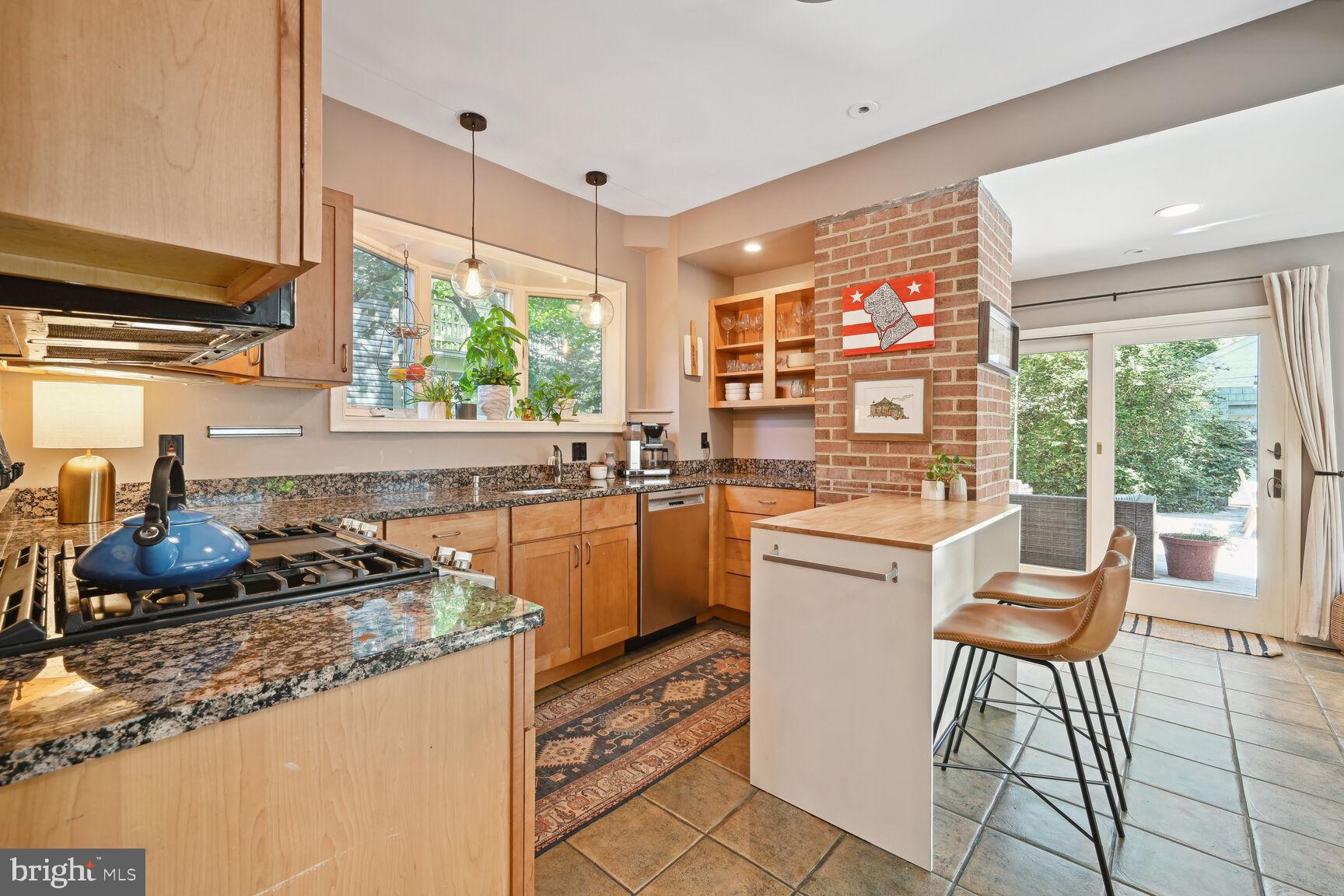 737 Thayer Ave