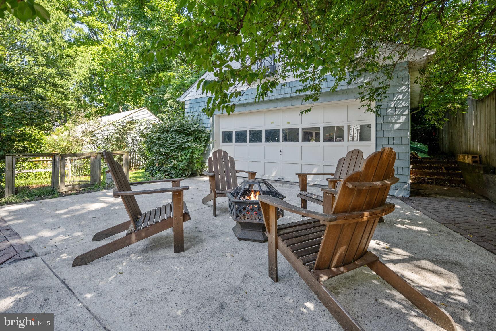 737 Thayer Ave