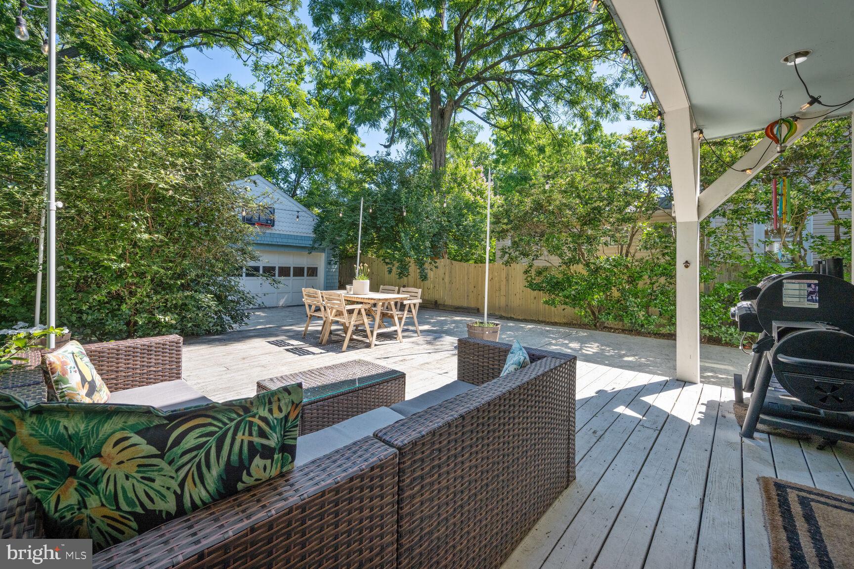 737 Thayer Ave