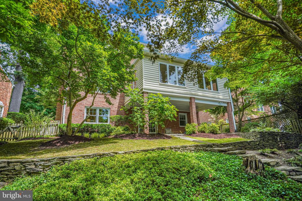 6018 Onondaga Rd