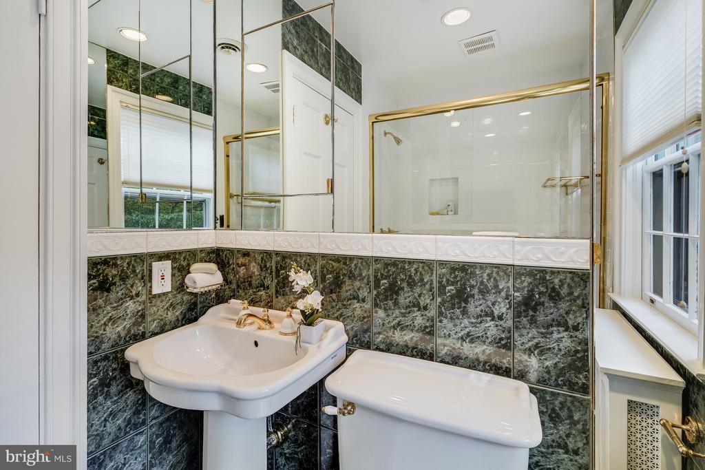 5107 Duvall Dr