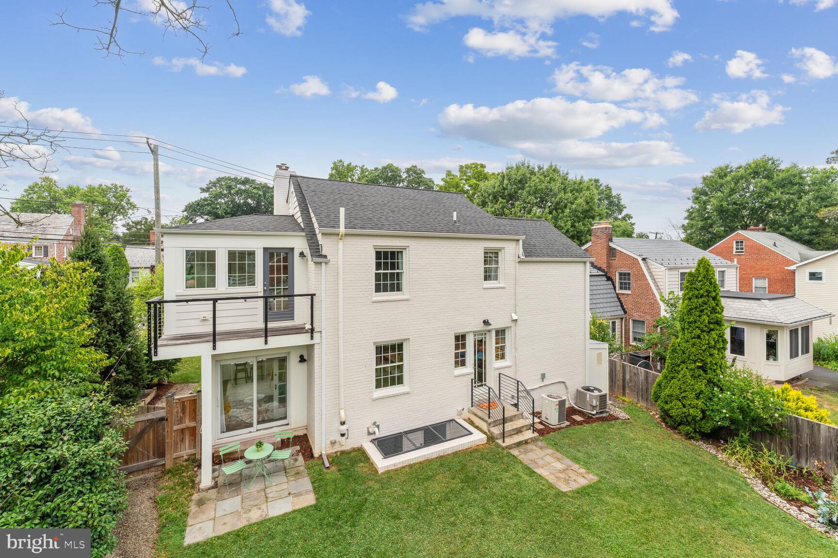 614 Pershing Dr