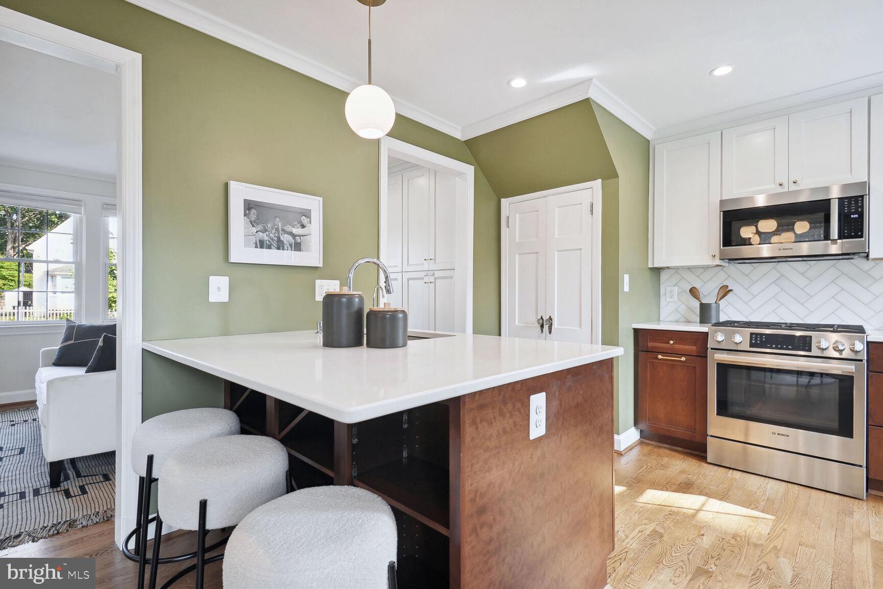 614 Pershing Dr