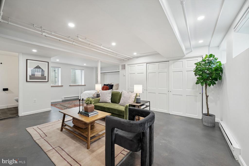 614 Pershing Dr