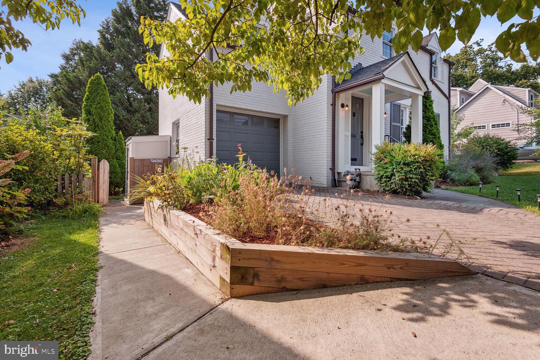 614 Pershing Dr