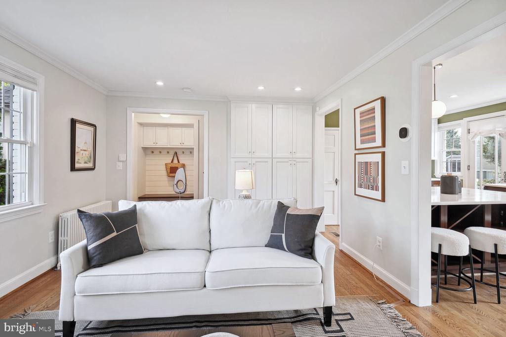 614 Pershing Dr
