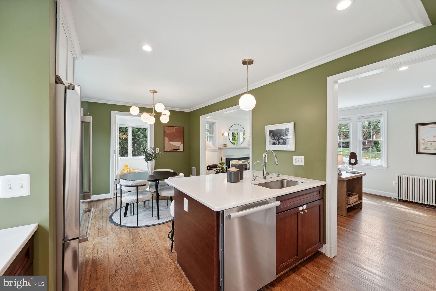 614 Pershing Dr