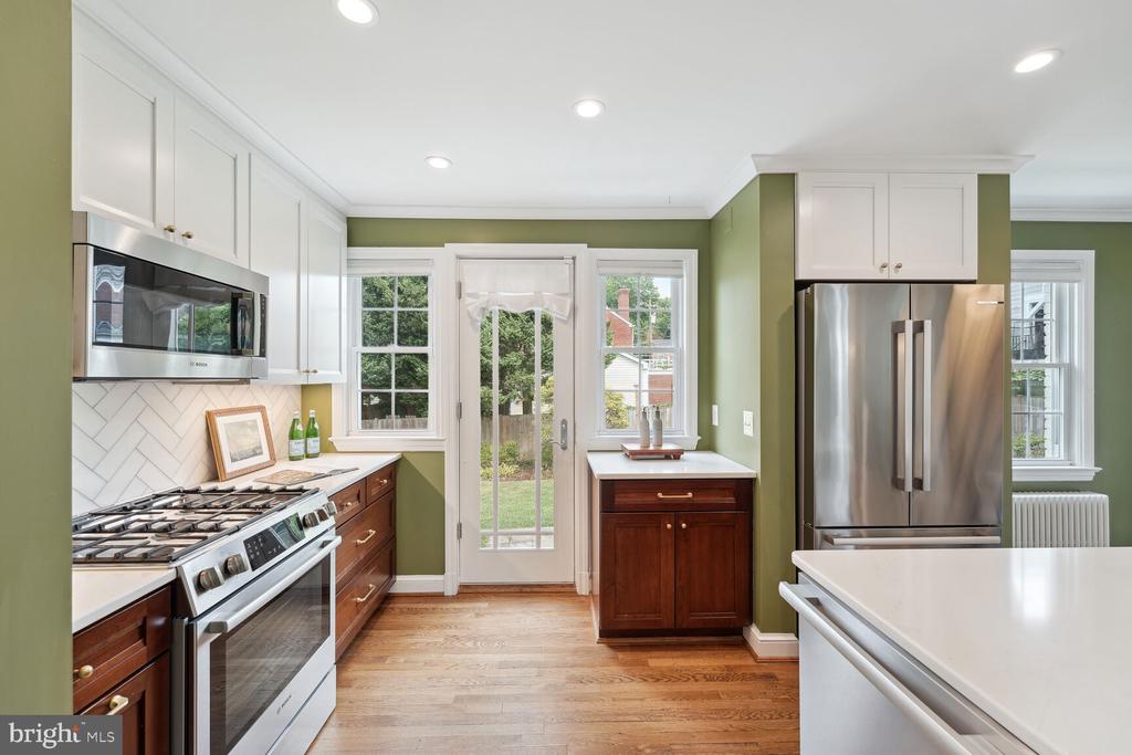 614 Pershing Dr