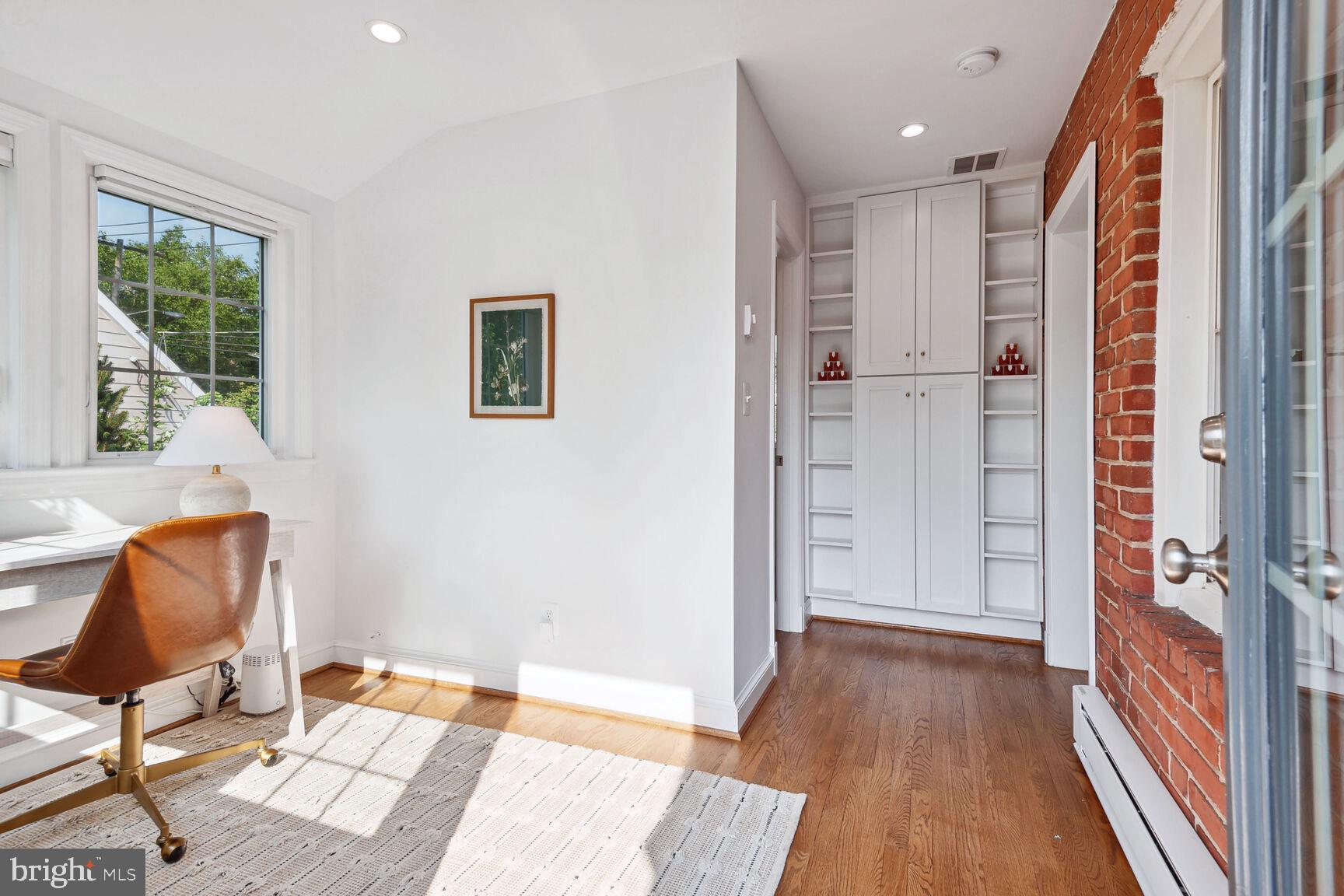 614 Pershing Dr
