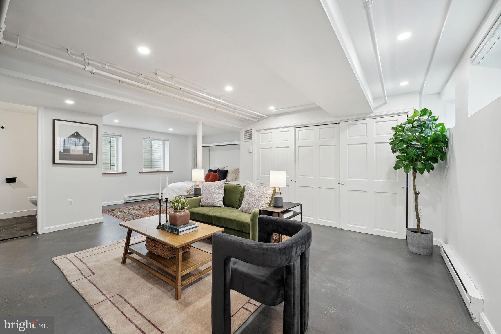 614 Pershing Dr