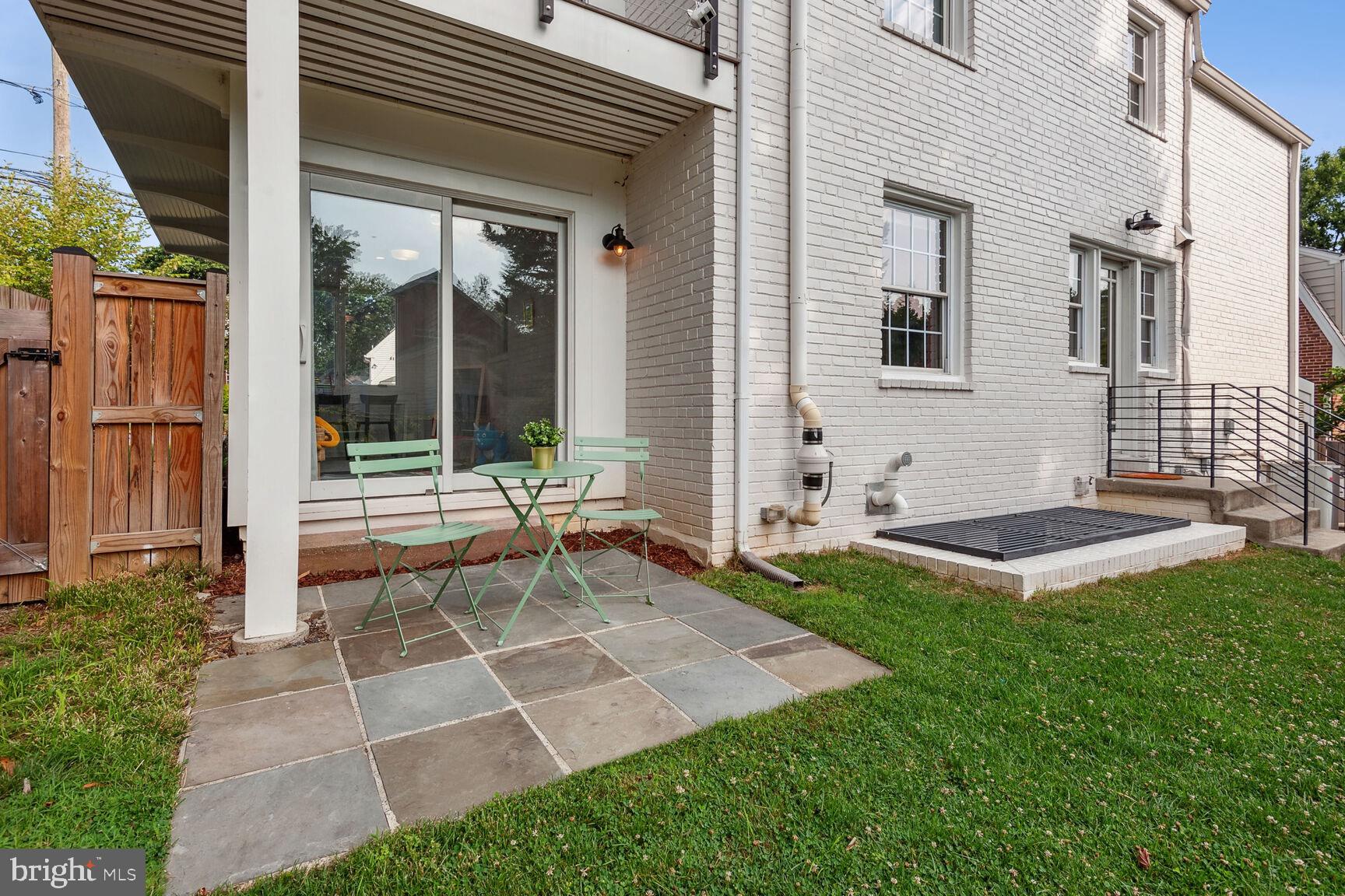 614 Pershing Dr
