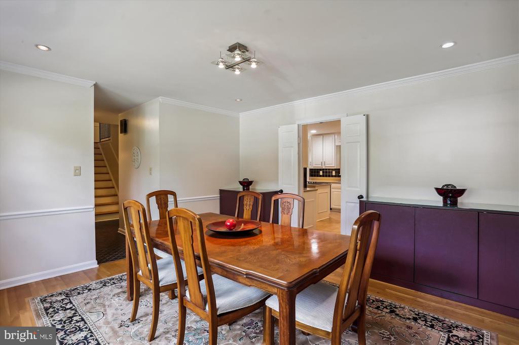 8308 Snug Hill Ln