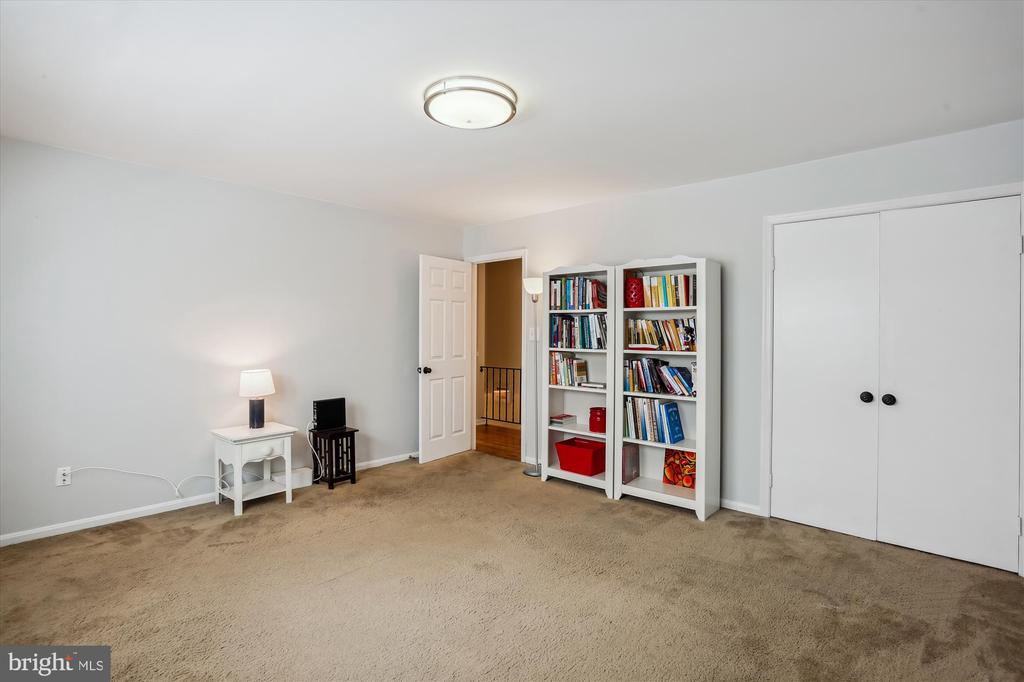 8308 Snug Hill Ln