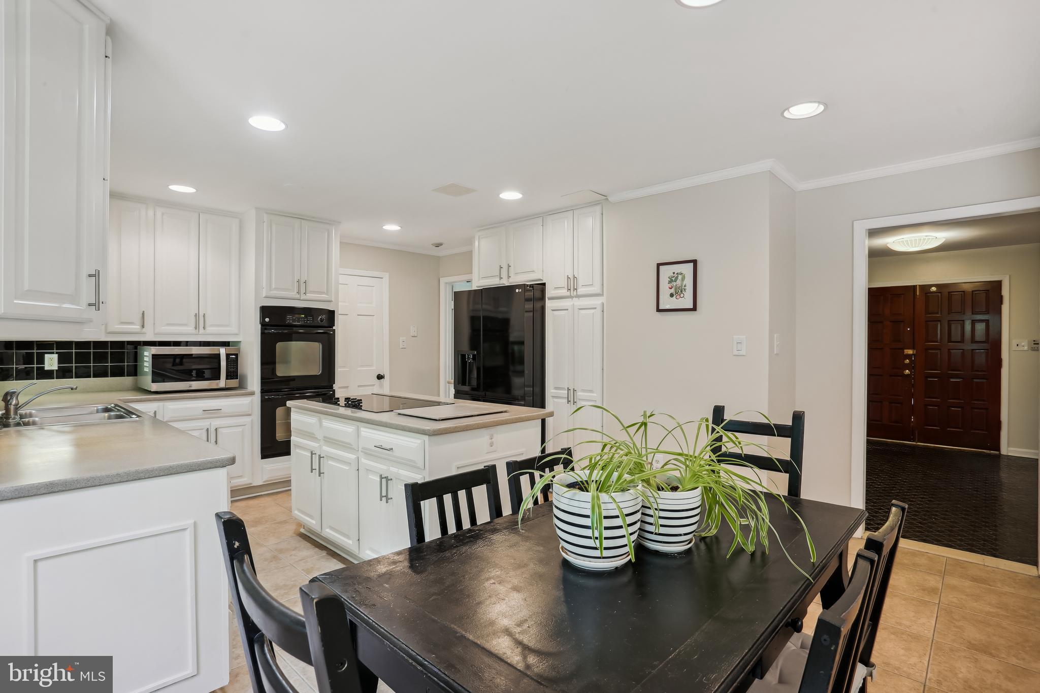 8308 Snug Hill Ln