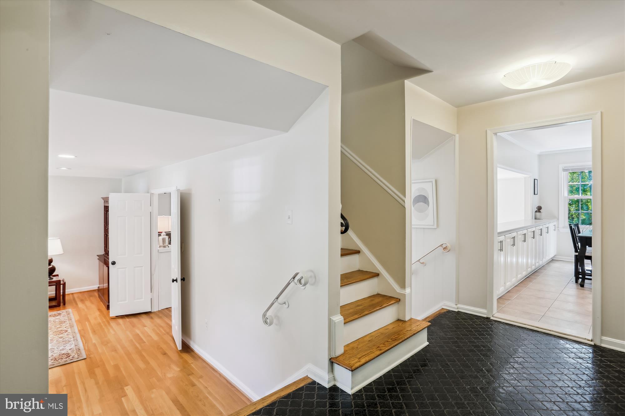 8308 Snug Hill Ln