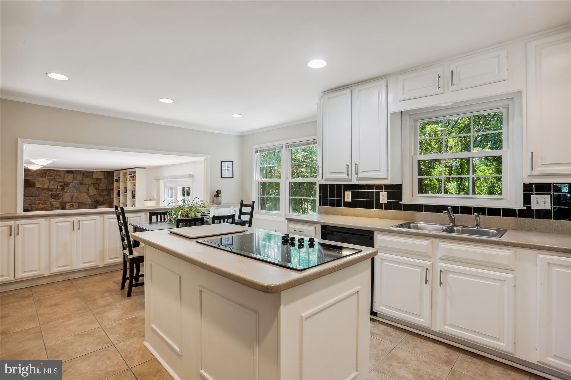 8308 Snug Hill Ln
