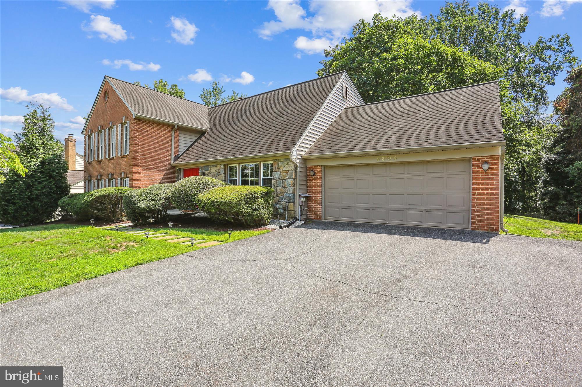 8308 Snug Hill Ln
